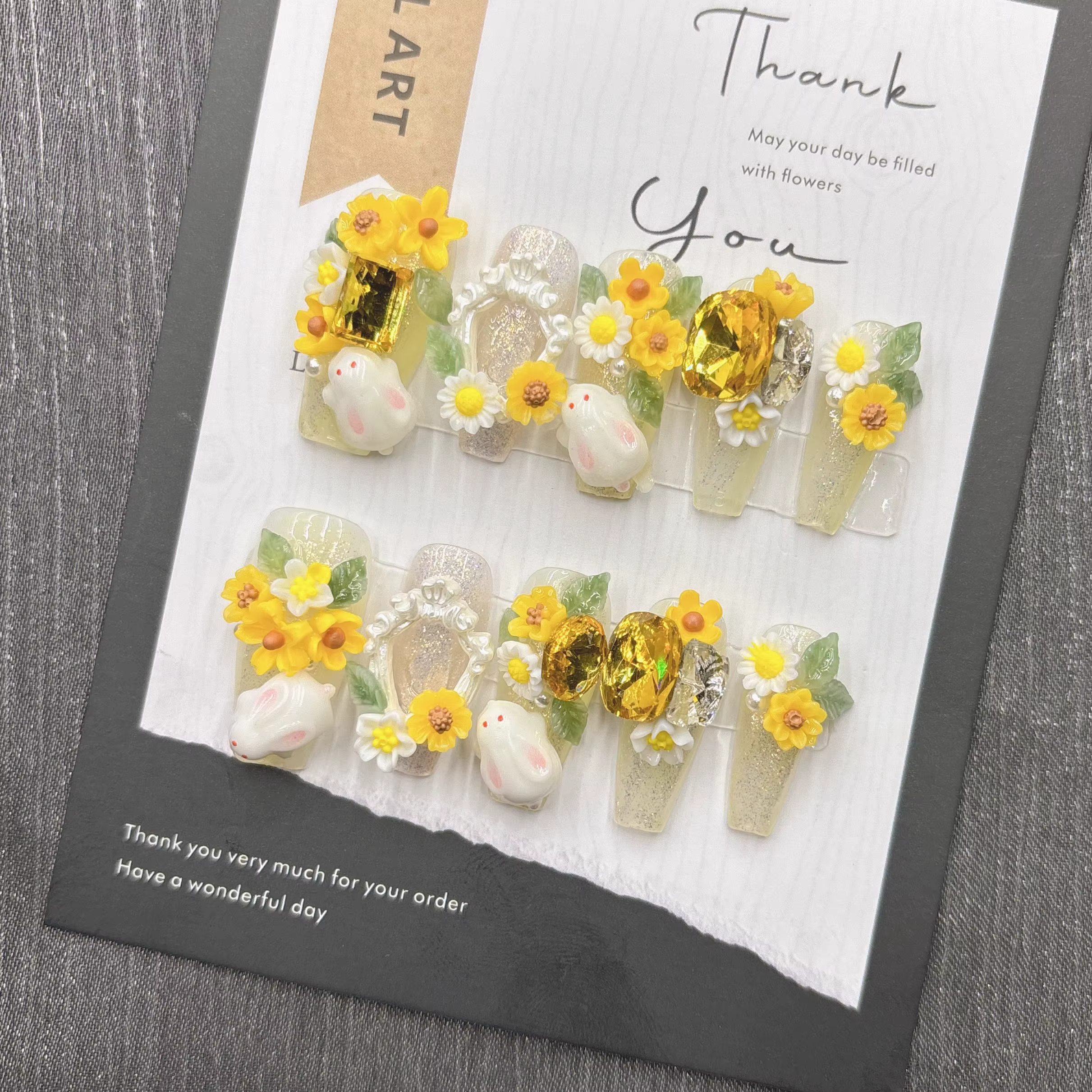 Printemps mignon presse sur ongles lapin blanc fleur jaune or gemme paillettes Nail Art Flexible confortable Durable pour les femmes filles