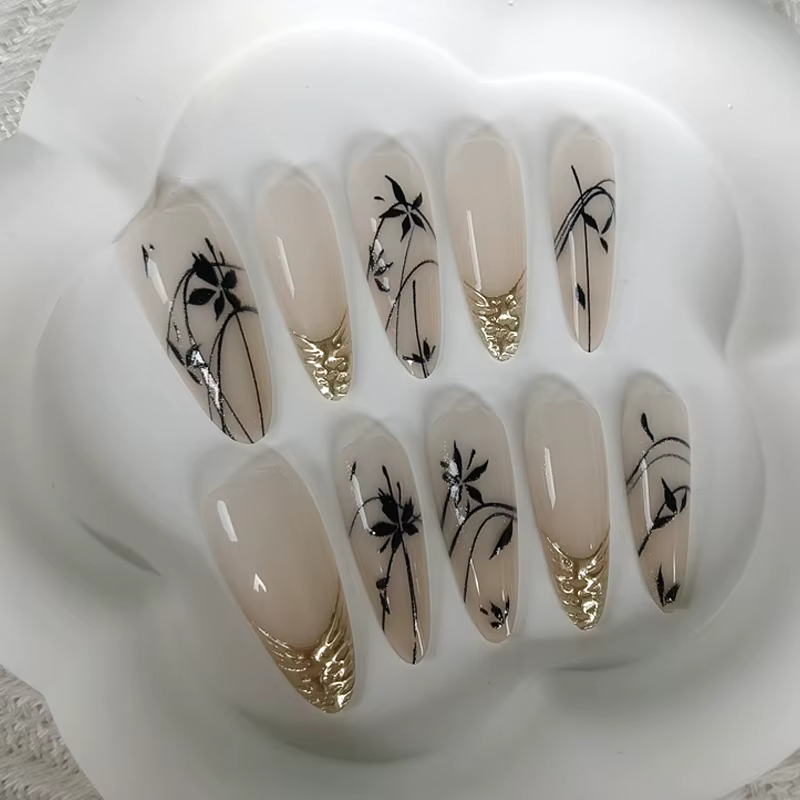 10 faux ongles élégants pour femmes