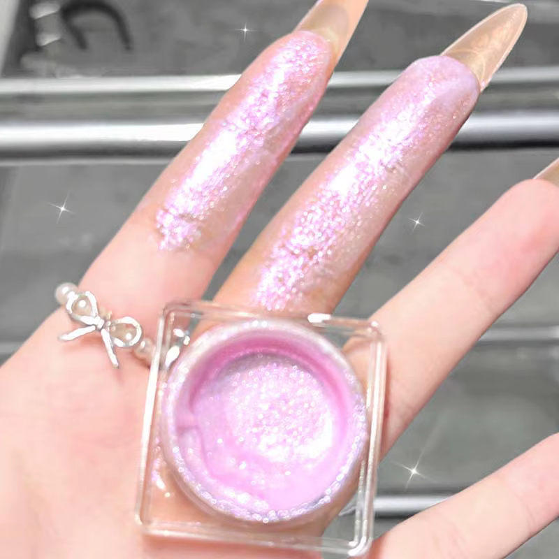Gel surligneur à paillettes roses