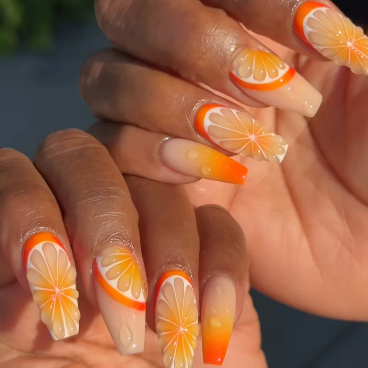 Faux ongles 3D citron rayés bleu et blanc