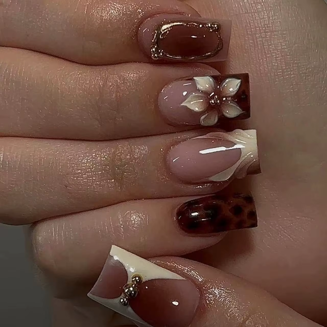 Faux ongles carrés moyens 3D pour femmes et filles