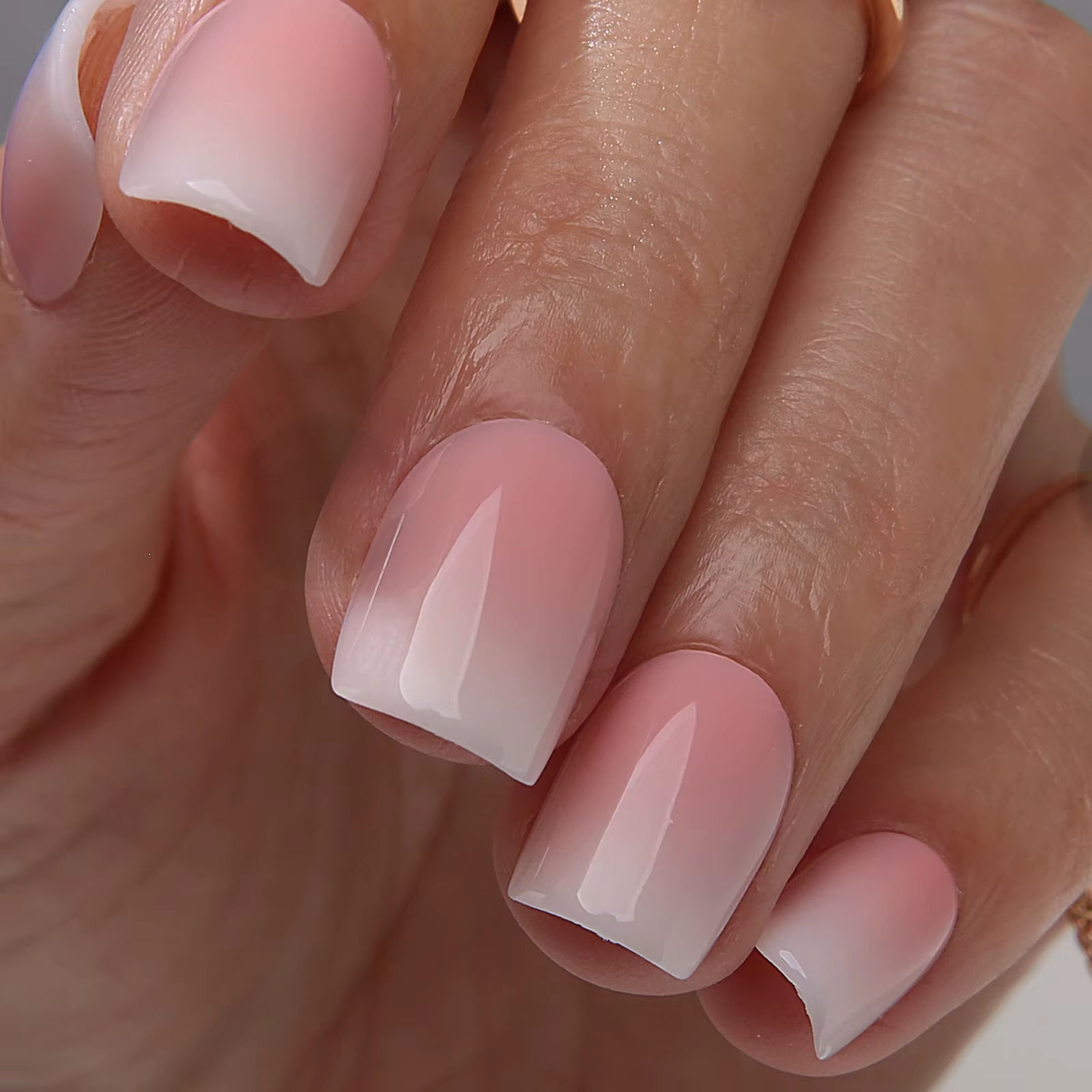 Bébé rose Ombre presse sur ongles carré court faux