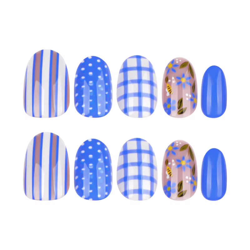 Faux ongles à rayures bleues et blanches