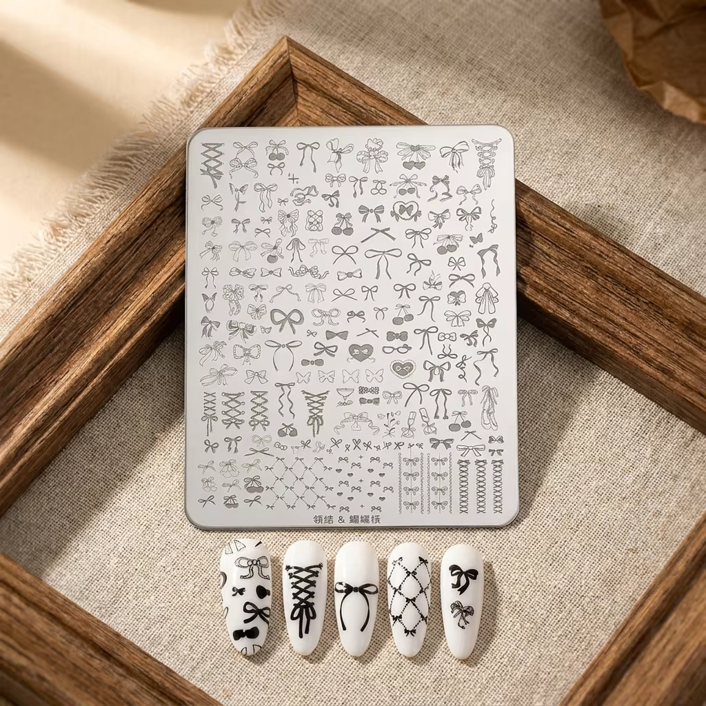 Plaque de tamponnage pour ongles à motif rayé