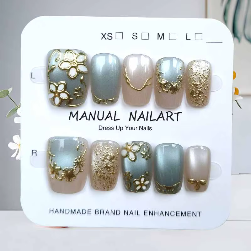 10 pièces fleur dorée oeil de chat lumière luxe Design 3D presse sur les ongles tempérament montrant blanc petite