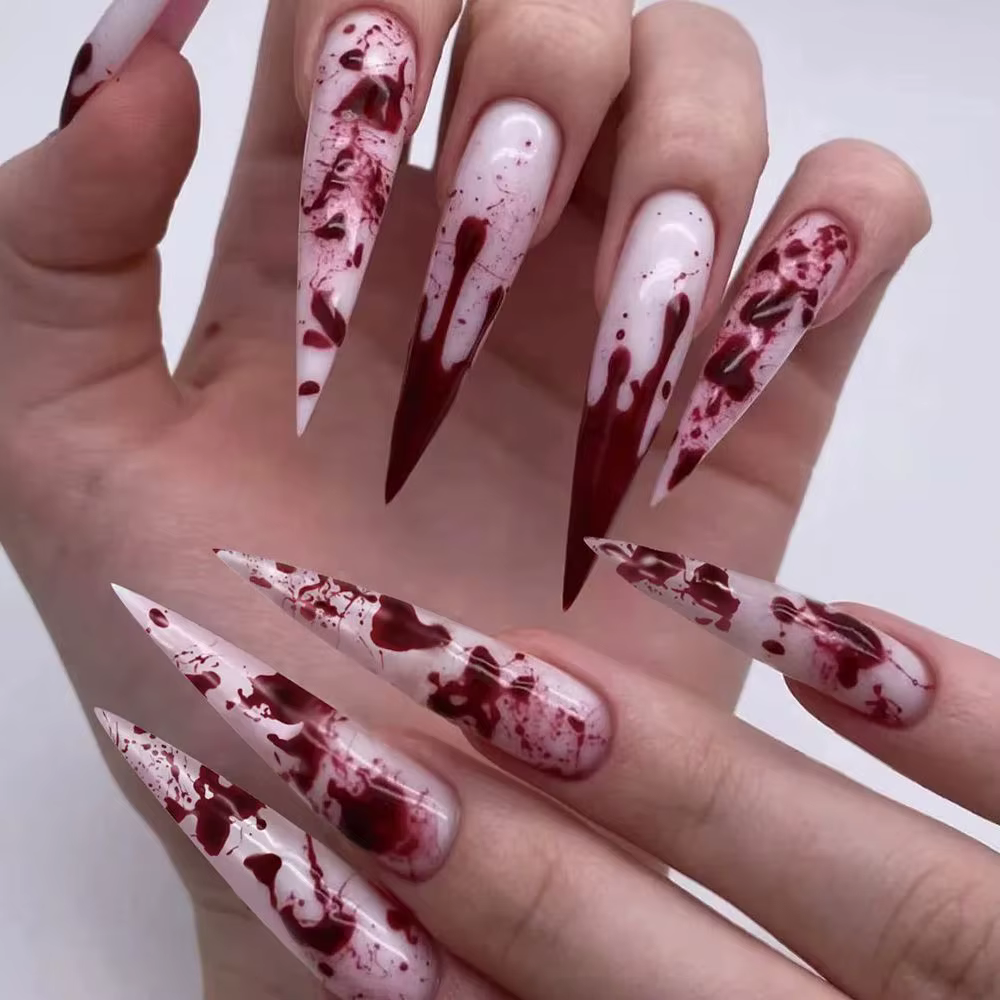 Rouge Halo teinture tache de sang conception longue pointe faux ongles Halloween détachable fini