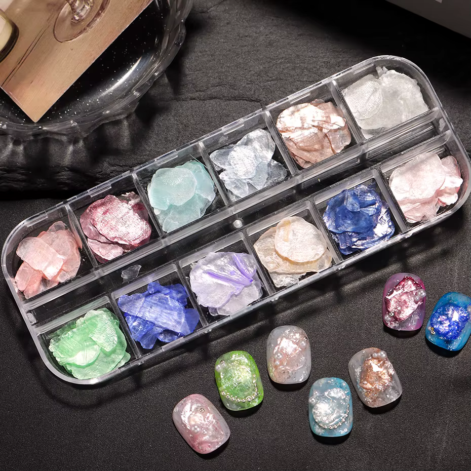 12 compartiments de paillettes pour nail art en forme de coquillages