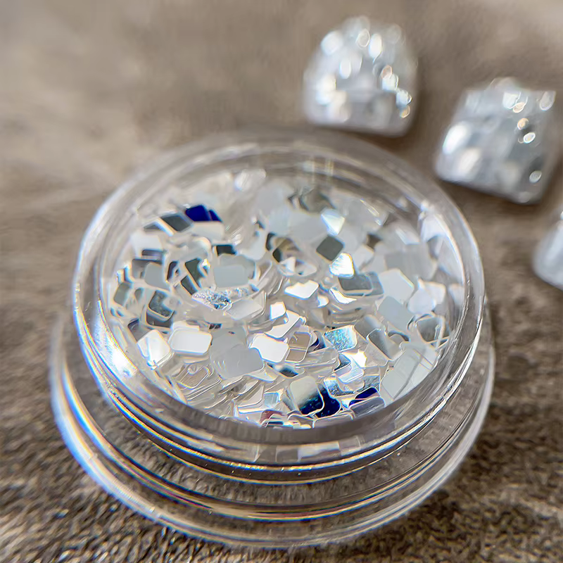 1 pot de paillettes carrées argentées pour ongles