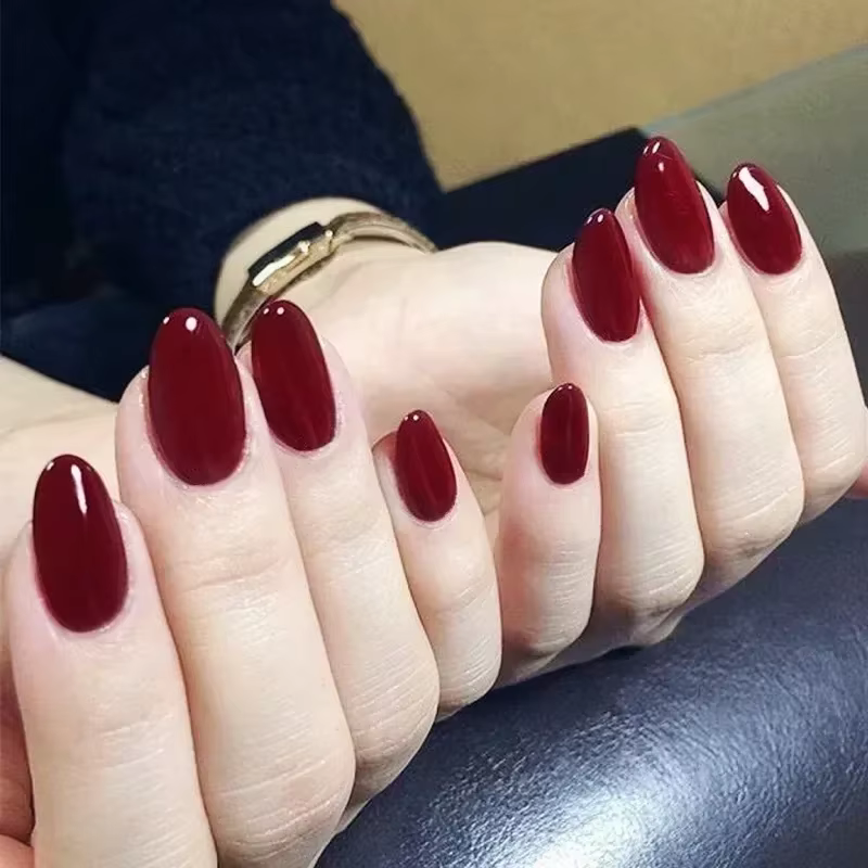 24 pièces ongles artificiels rouge vin portable avec colle faux