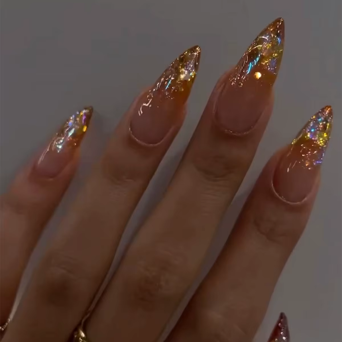 Faux ongles en amande rose chair