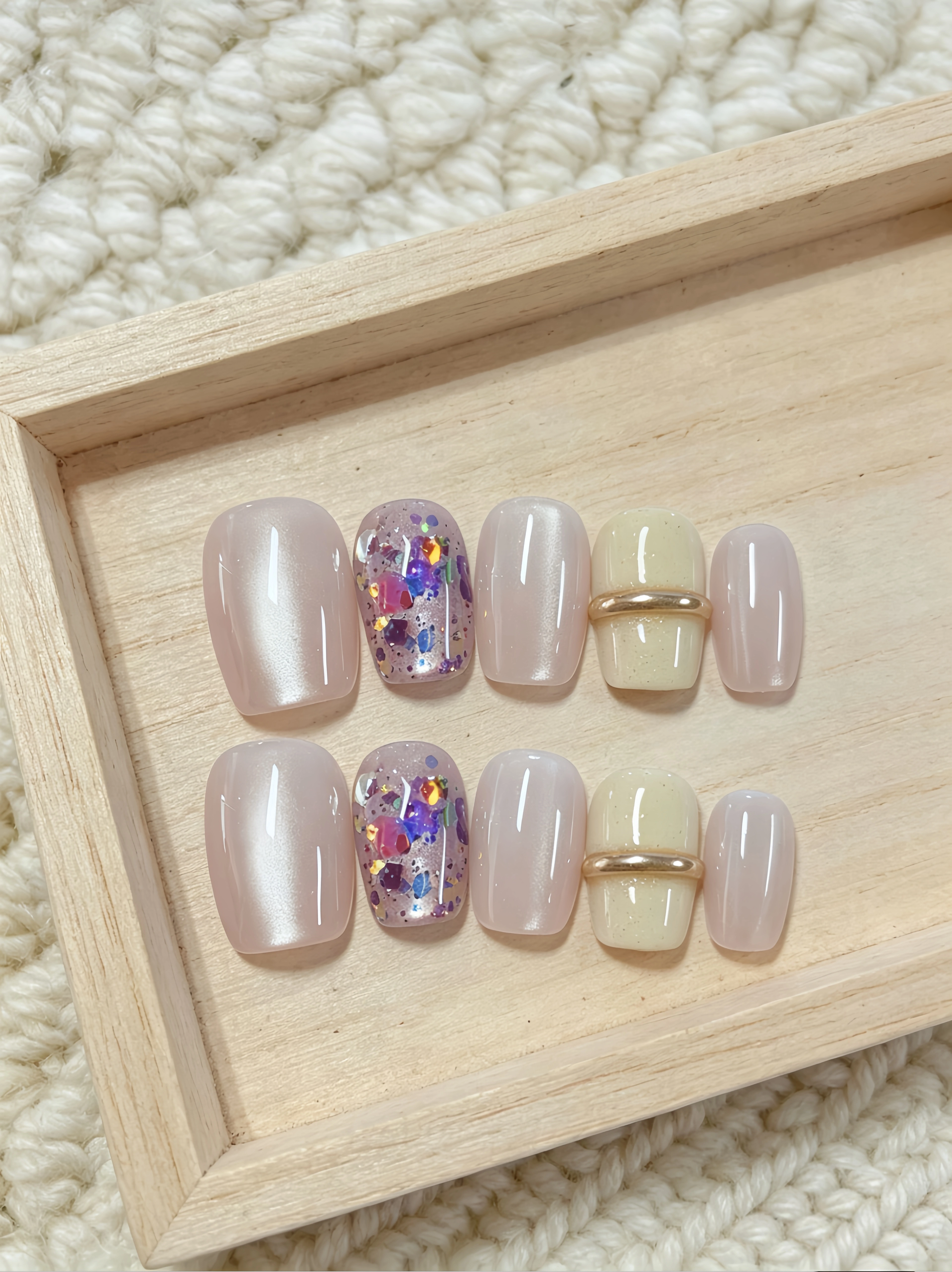 Lot de 10 faux ongles courts carrés-ronds
