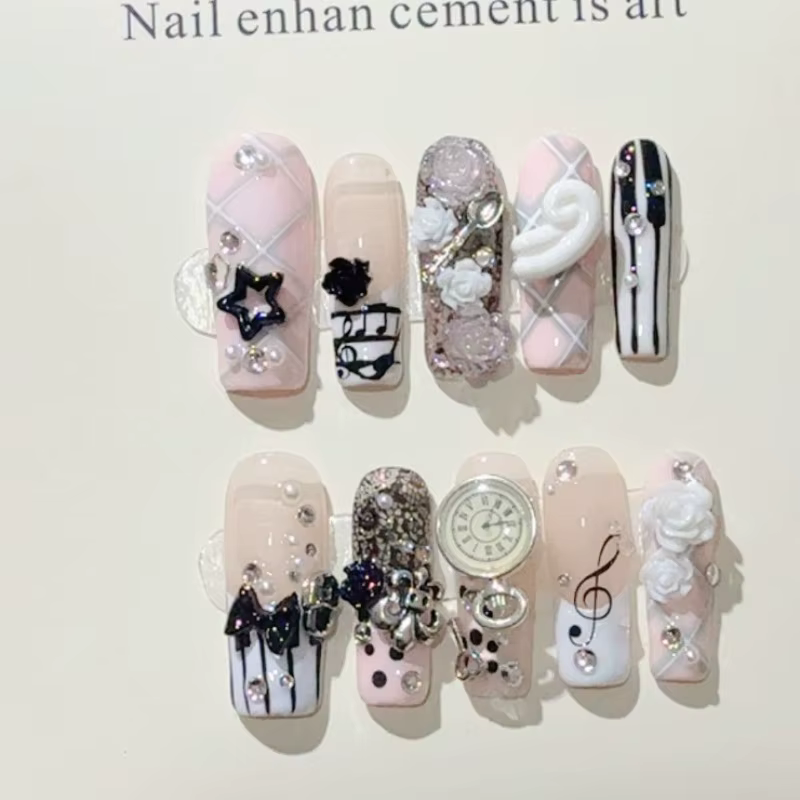 Notes musicales rétro Vintage Gyaru français presse à la main sur les ongles 3D Rose arc perle