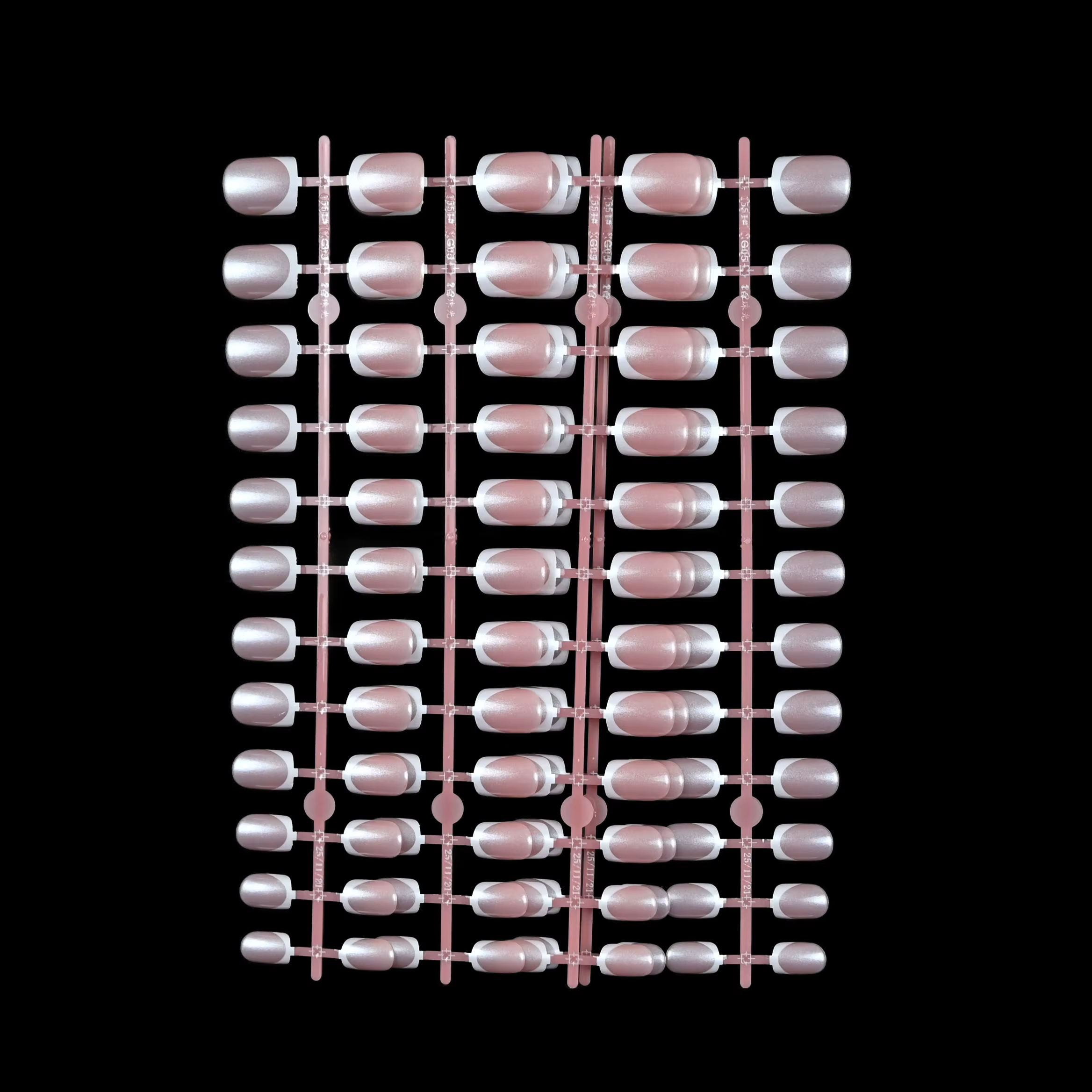 120 faux ongles carrés français roses de longueur moyenne à longue. Améliorez votre manucure avec ce kit d'ongles éclaircissant et amovible. Parfait g
